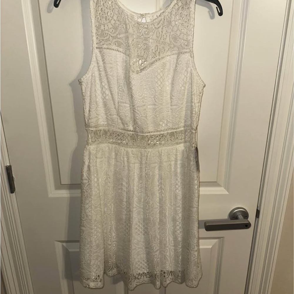 Elegant White Lace Dress